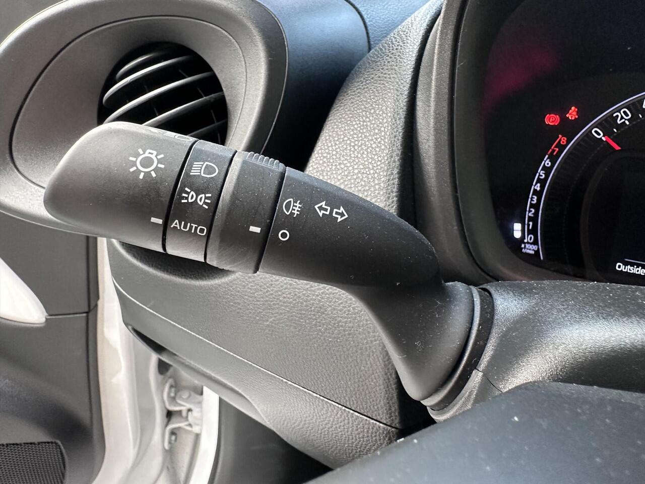 Toyota AYGO X 1.0 VVT-i MT Play