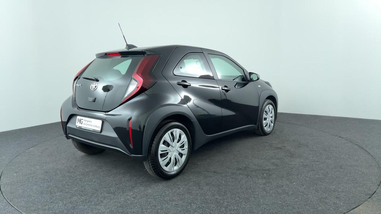 Toyota AYGO X 1.0 VVT-i MT Play