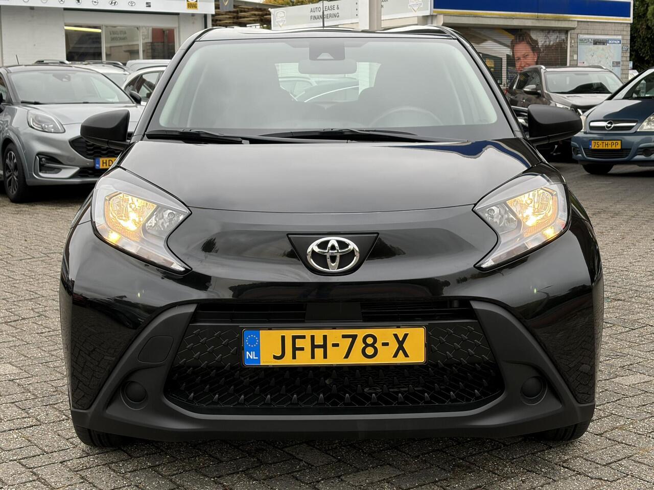 Toyota AYGO X 1.0 VVT-i MT Play 5 DEURS | CARPLAY | BOVAG !!