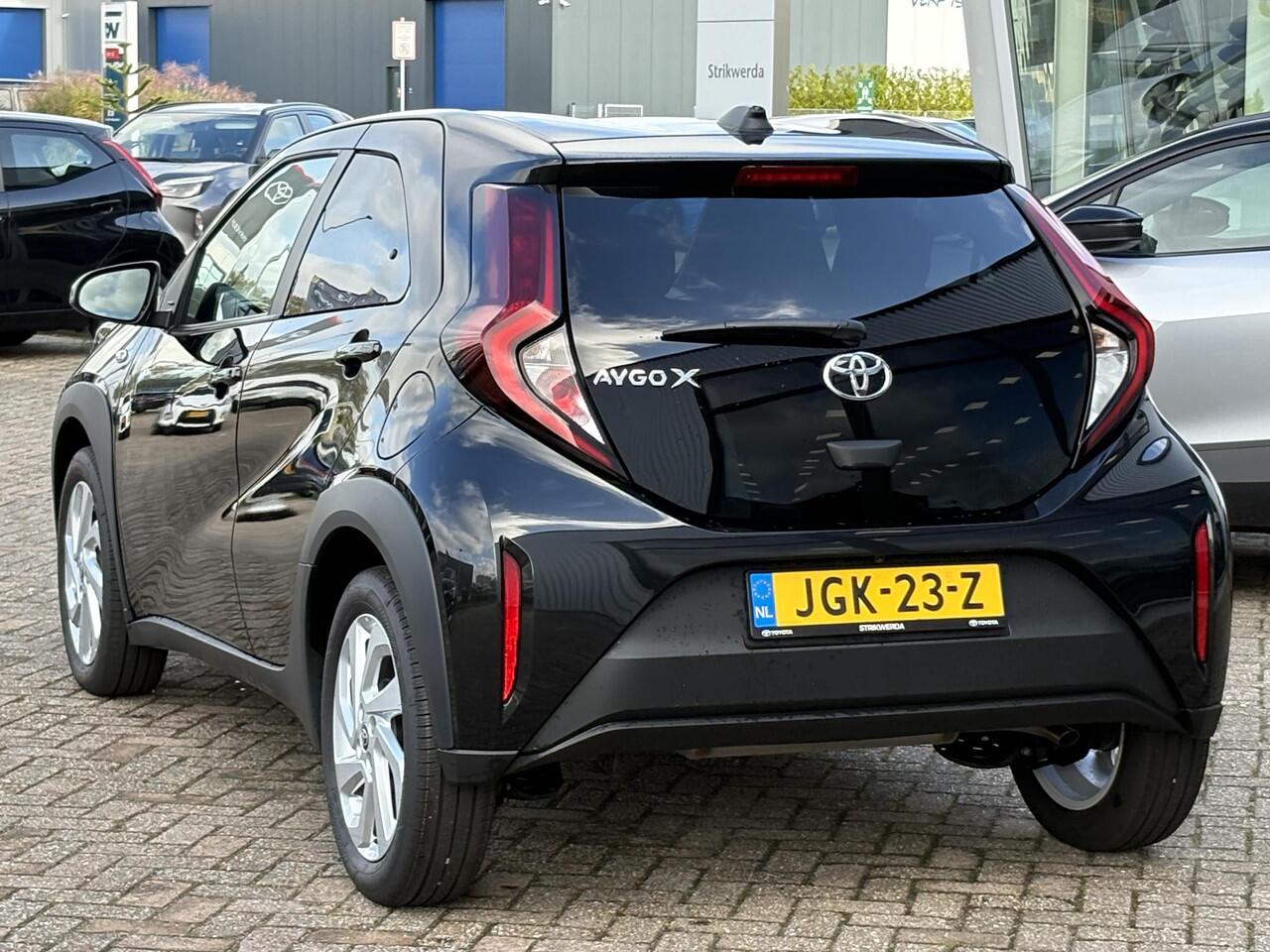 Toyota AYGO X 1.0 VVT-i MT Business