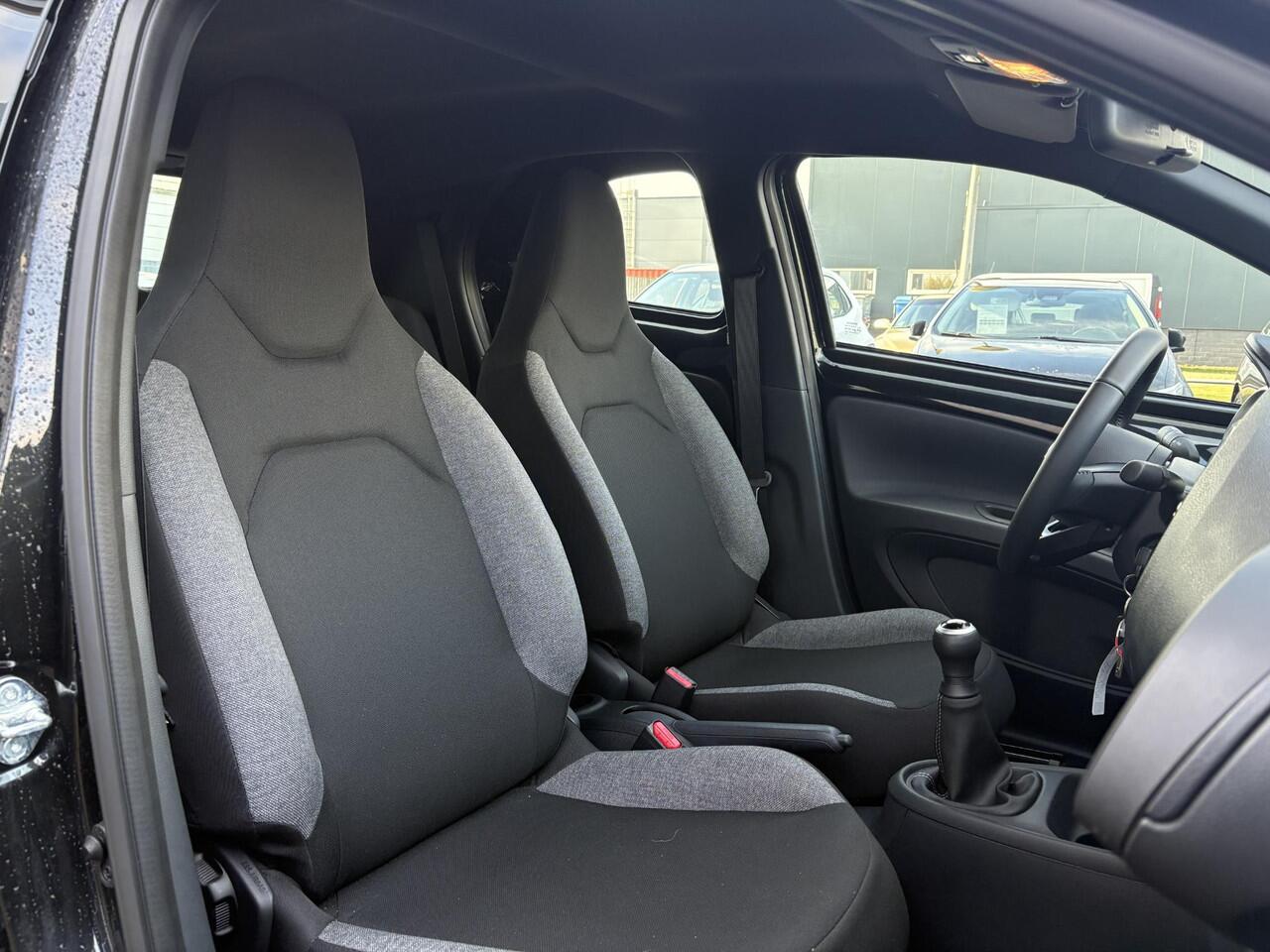 Toyota AYGO X 1.0 VVT-i MT Play