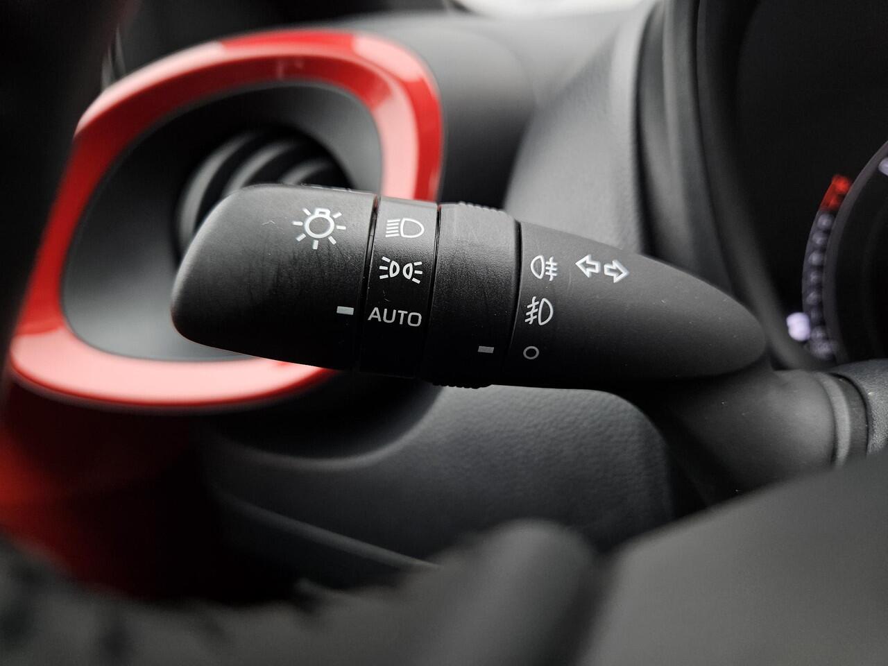 Toyota AYGO X 1.0 VVT-i MT Premium Special | Parkeersensoren rondom | Full map Navigatie | Keyless/Smart entry |