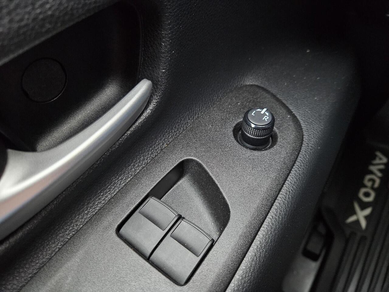 Toyota AYGO X 1.0 VVT-i MT Premium Special | Parkeersensoren rondom | Full map Navigatie | Keyless/Smart entry |