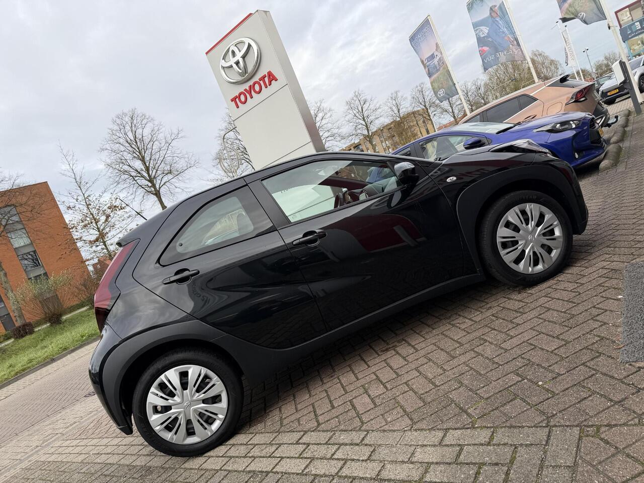 Toyota AYGO X 1.0 VVT-i MT Play Achteruitrij camera | Navigatie Apple CarPlay/Android Auto | Dealer onderhouden | Lage KM stand |