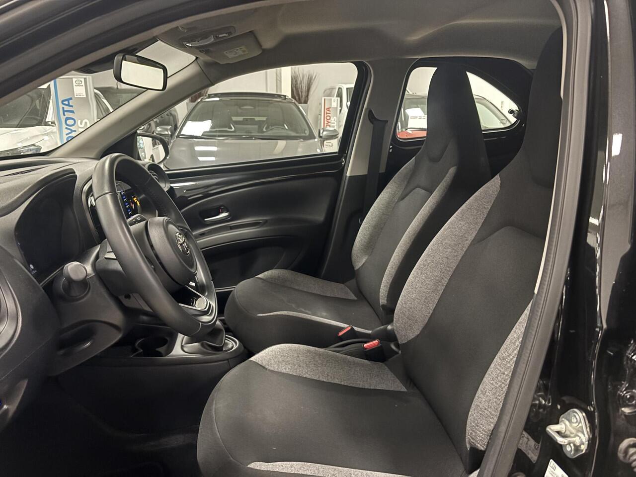 Toyota AYGO X 1.0 VVT-i MT Play SLECHTS 32.705KM, APPLE CARPLAY/ANDROID AUTO, TOT 2034 GARANTIE!