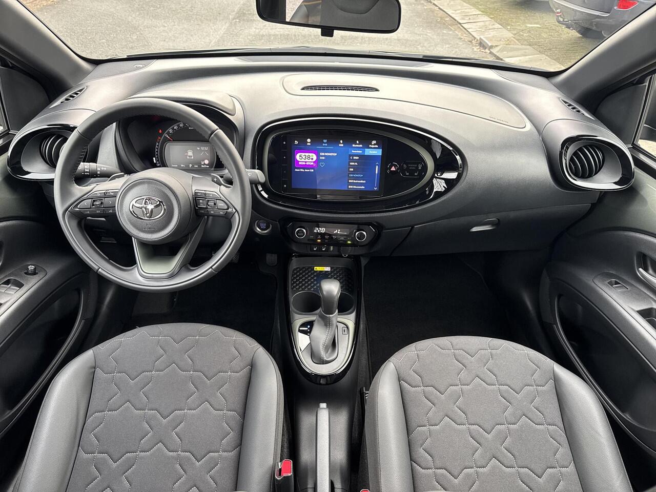 Toyota AYGO X 1.0 VVT-i S-CVT Premium | 06-10141018 Voor meer informatie