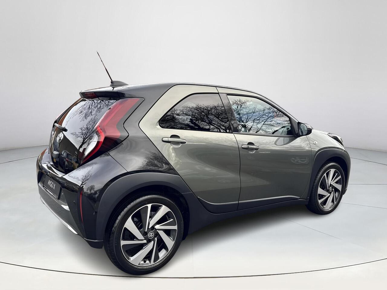 Toyota AYGO X 1.0 VVT-i S-CVT Premium | 06-10141018 Voor meer informatie