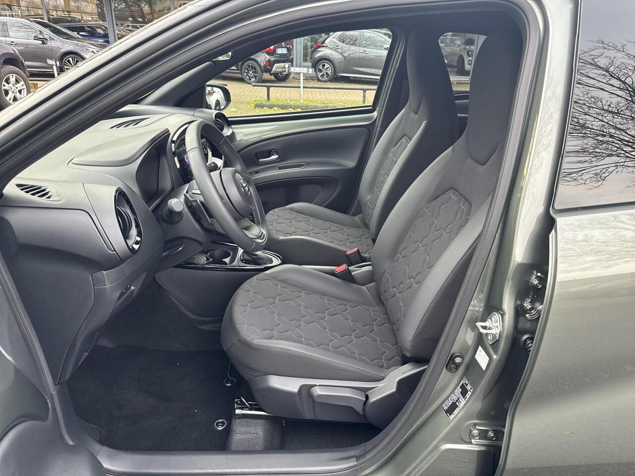 Toyota AYGO X 1.0 VVT-i S-CVT Premium | 06-10141018 Voor meer informatie