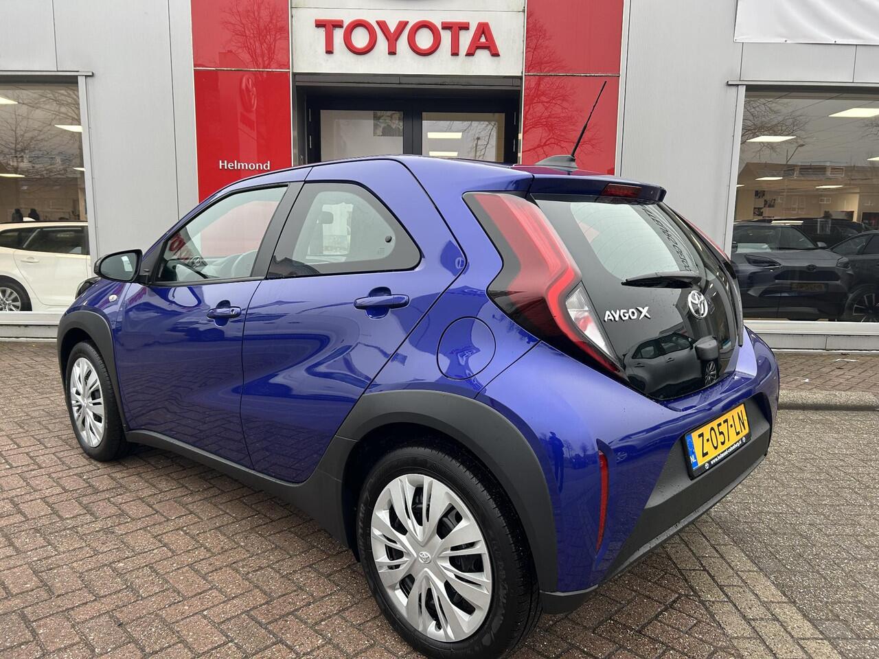Toyota AYGO X 1.0 VVT-i MT Play Navigatie Apple CarPlay/Android Auto | Achteruitrij camera | Adaptieve cruise control | Dealer onderhouden |