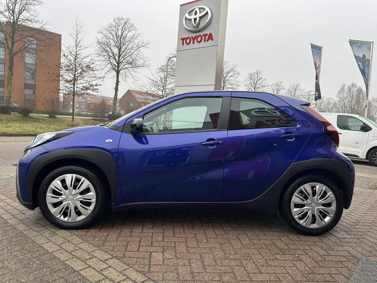 Toyota AYGO X 1.0 VVT-i MT Play Navigatie Apple CarPlay/Android Auto | Achteruitrij camera | Adaptieve cruise control | Dealer onderhouden |