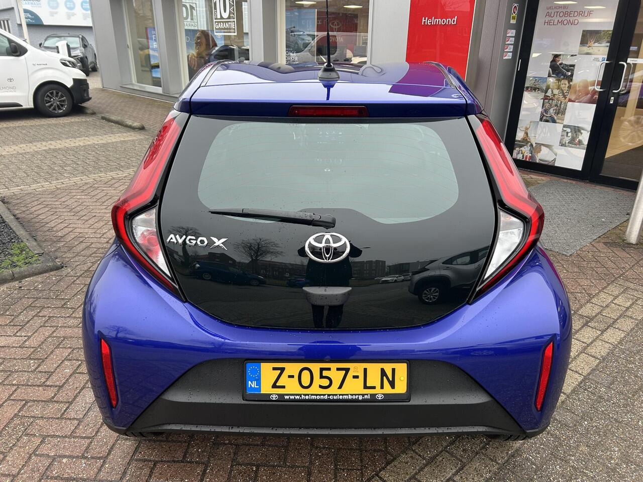 Toyota AYGO X 1.0 VVT-i MT Play Navigatie Apple CarPlay/Android Auto | Achteruitrij camera | Adaptieve cruise control | Dealer onderhouden |