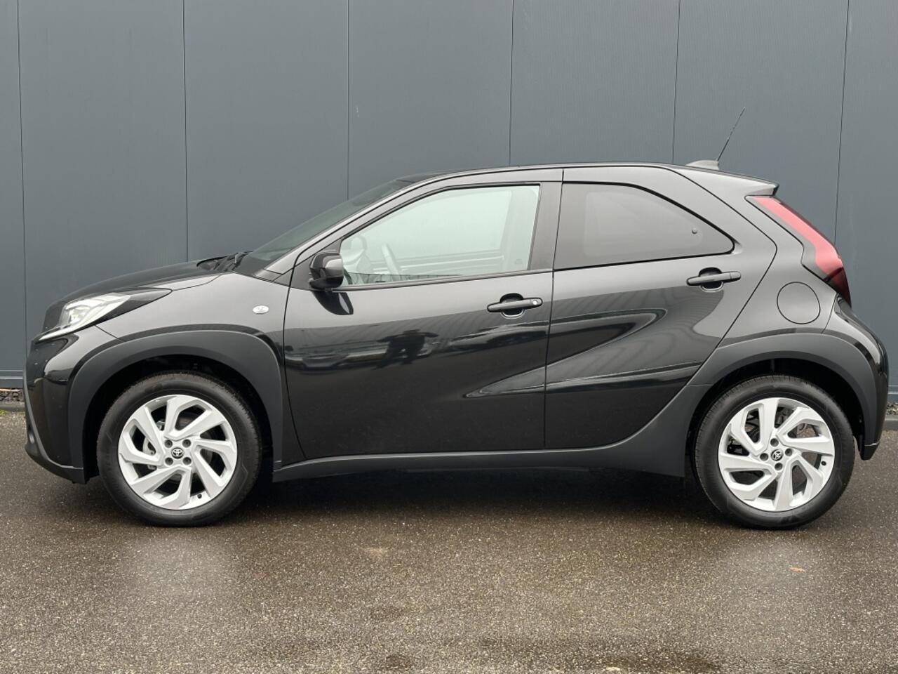 Toyota AYGO X 1.0 VVT-i MT First / Carplay / Camera / Stoelverwarming