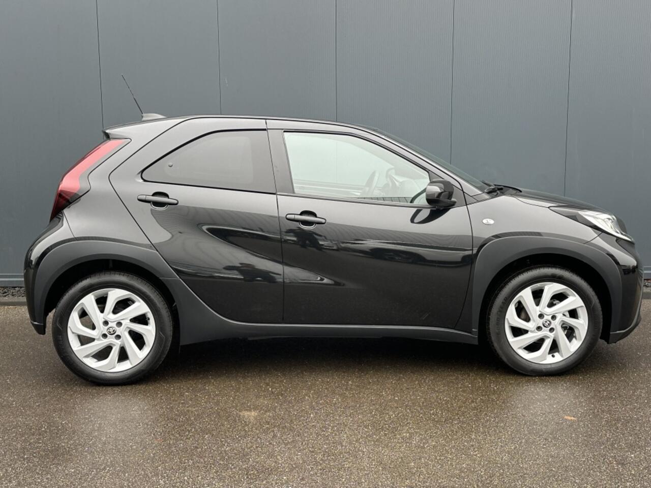 Toyota AYGO X 1.0 VVT-i MT First / Carplay / Camera / Stoelverwarming