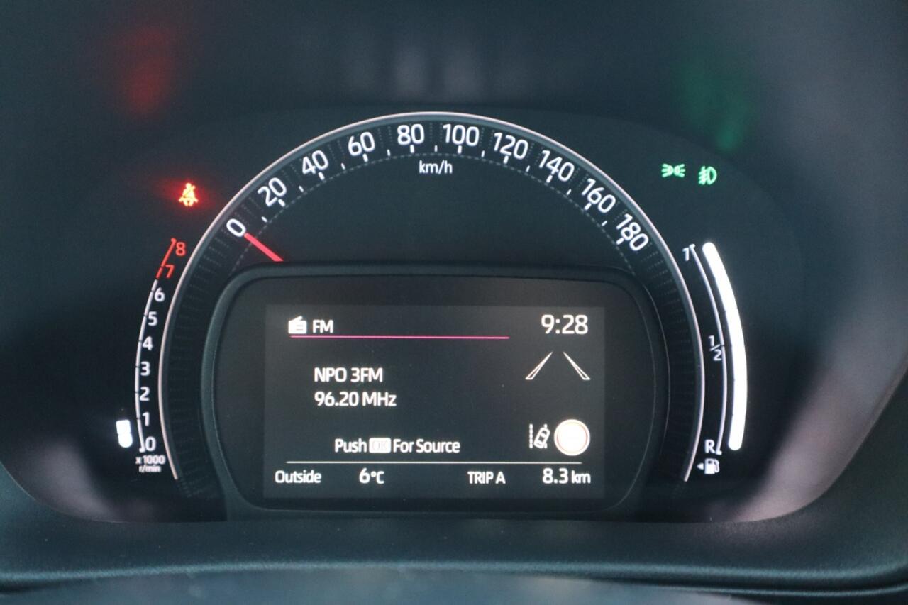 Toyota AYGO X 1.0 VVT-i MT Pulse Bi-tone | Carplay | Climate Control