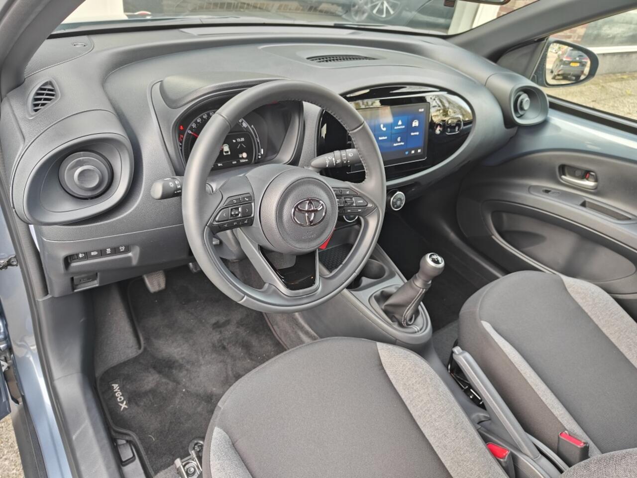 Toyota AYGO X 1.0 VVT-i MT Play