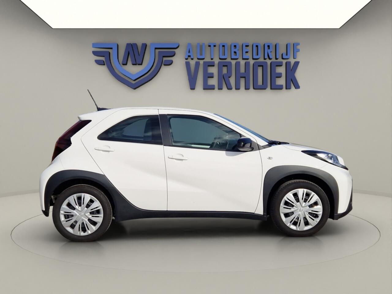 Toyota AYGO X 1.0 VVT-i S-CVT Play Automaat - Groot Multimedia scherm