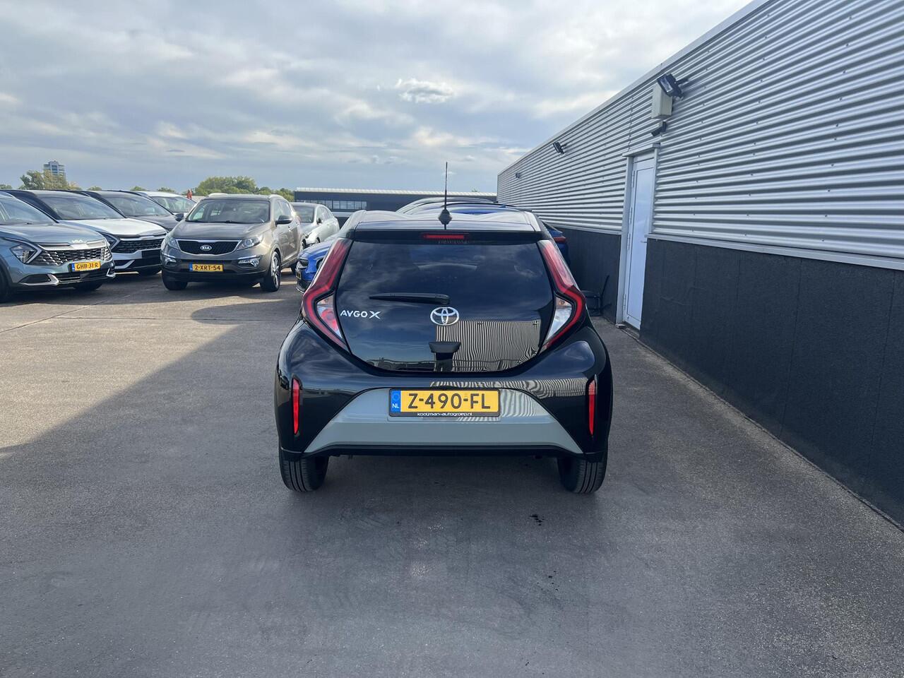 Toyota AYGO X 1.0 VVT-i MT Pulse 1e eign. NL-auto, BTW-auto, AppleCarplay/AndroidAuto LED, Navigatie, Achteruitrijcamera, LMV, Smart Key