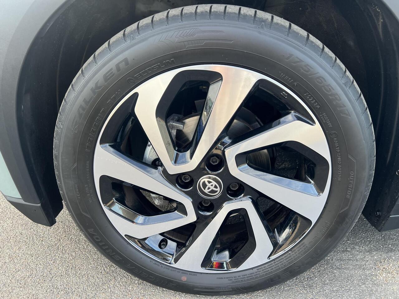 Toyota AYGO X 1.0 VVT-i MT Pulse 1e eign. NL-auto, BTW-auto, AppleCarplay/AndroidAuto LED, Navigatie, Achteruitrijcamera, LMV, Smart Key