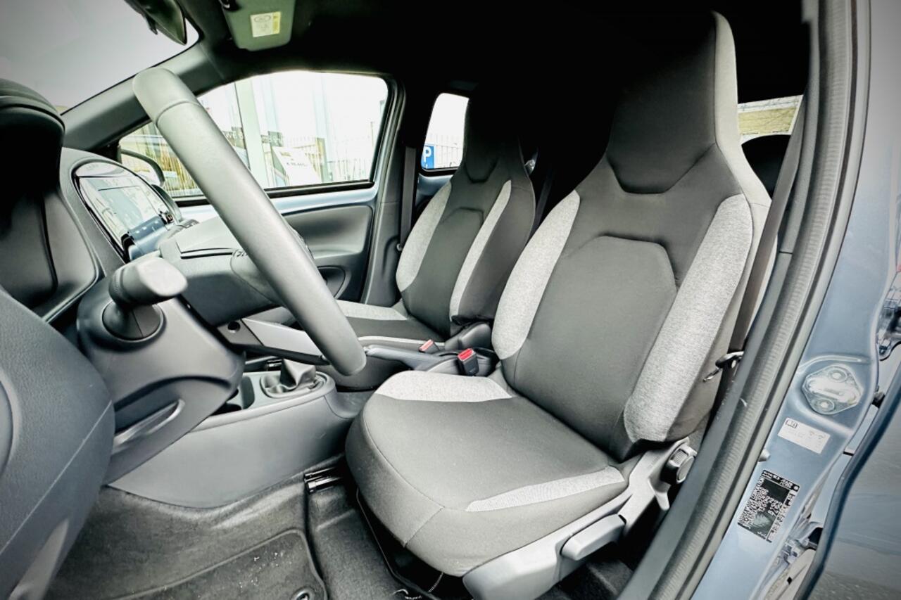 Toyota AYGO X 1.0 VVT-i MT Pulse | CAMERA | ADAPTIEVE CRUISE | STOELVERWARMING