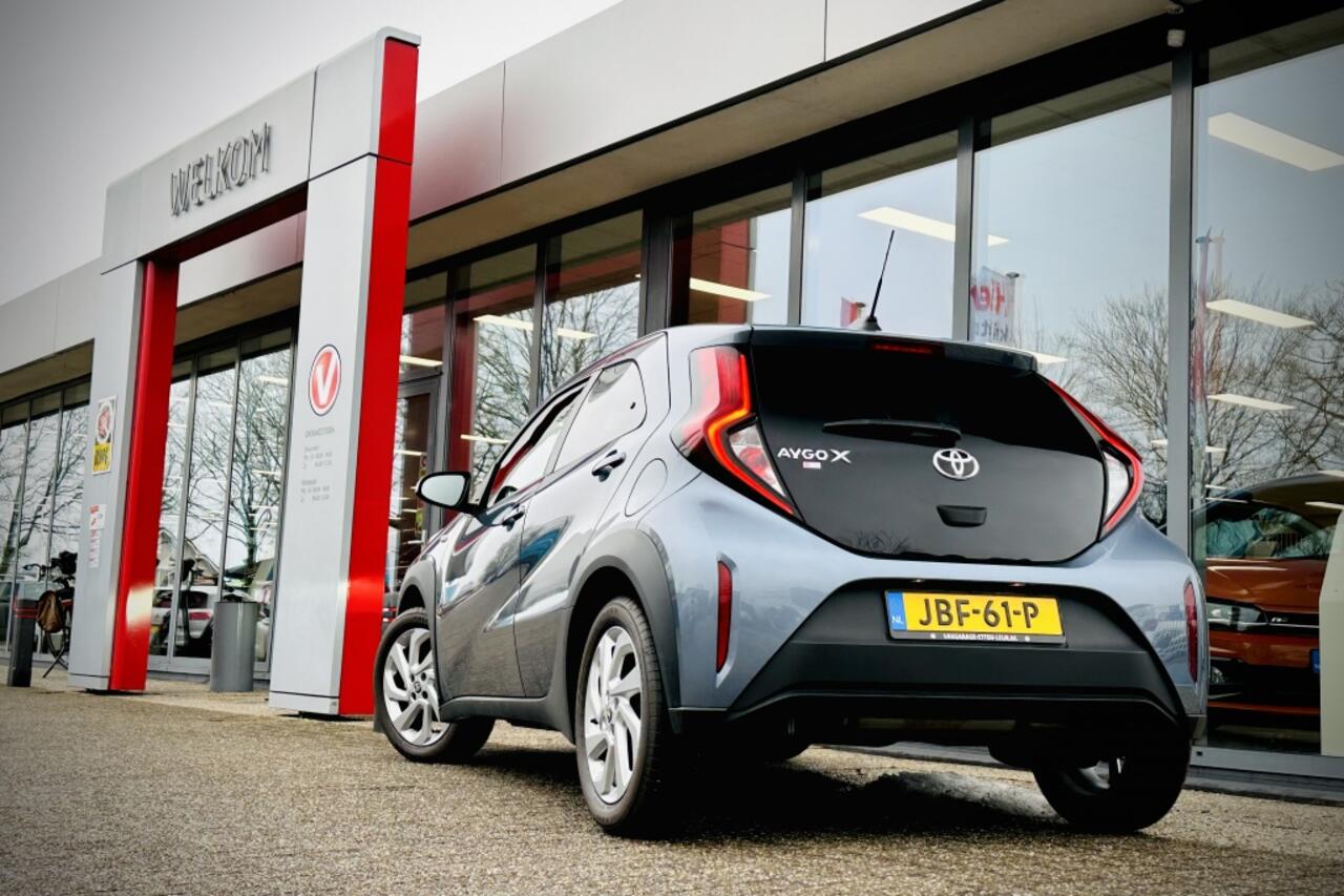Toyota AYGO X 1.0 VVT-i MT Pulse | CAMERA | ADAPTIEVE CRUISE | STOELVERWARMING