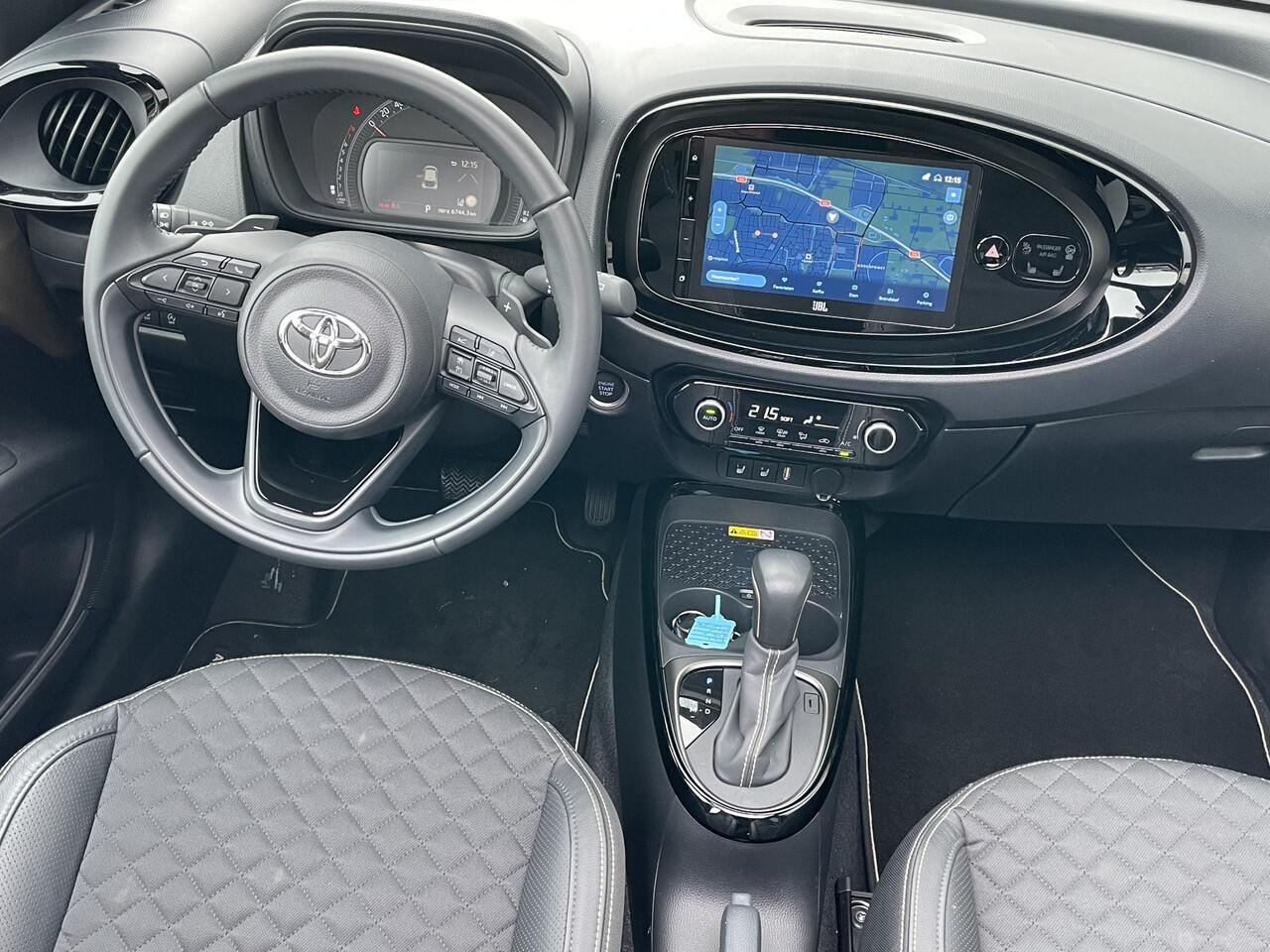 Toyota AYGO X 1.0 VVT-i S-CVT Premium / Schuifdak / JBL Audio / Stoelverwarming / Navigatie / Camera / Keyless Entry / 1ste eigenaarsauto.