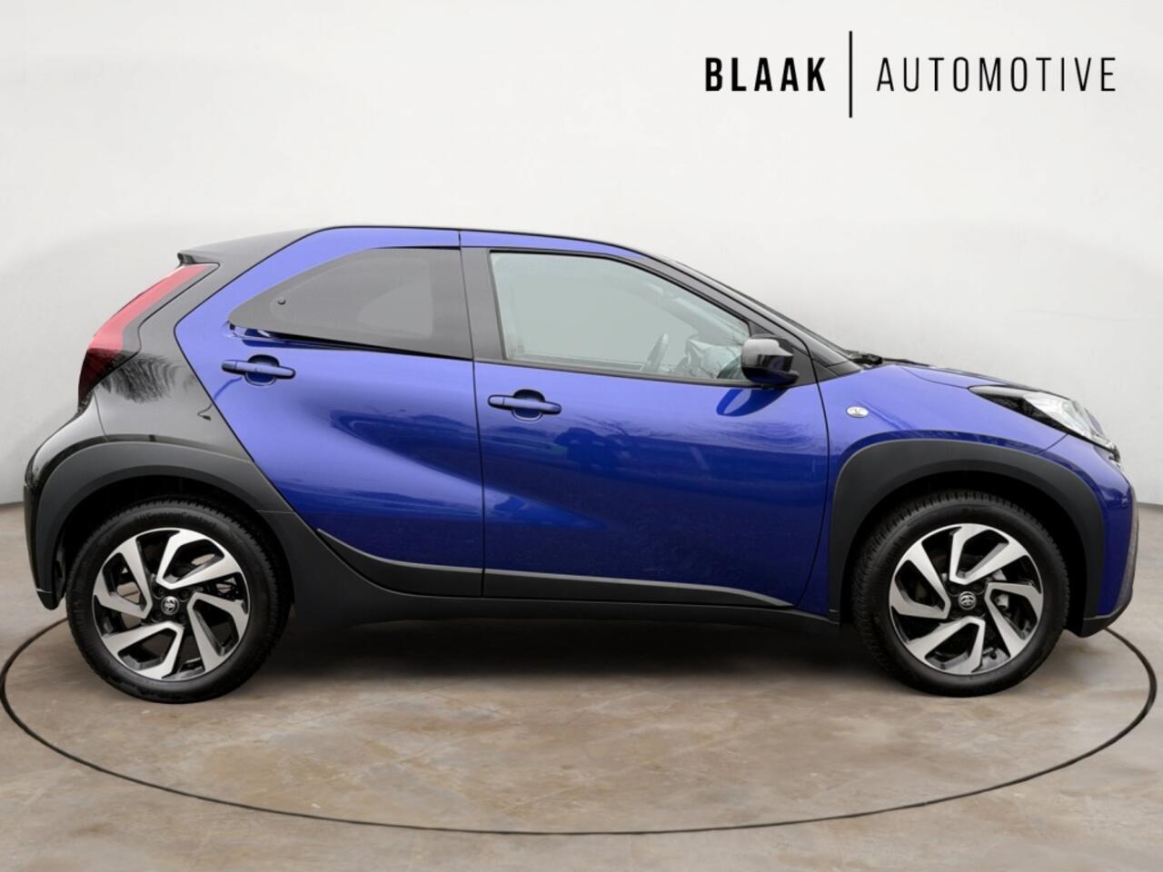 Toyota AYGO X 1.0 VVT-i MT Pulse | Bi-tone | all seasons