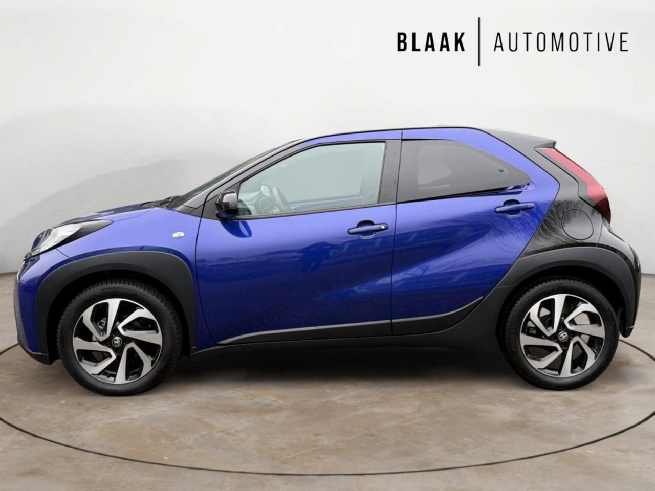 Toyota AYGO X 1.0 VVT-i MT Pulse | Bi-tone | all seasons