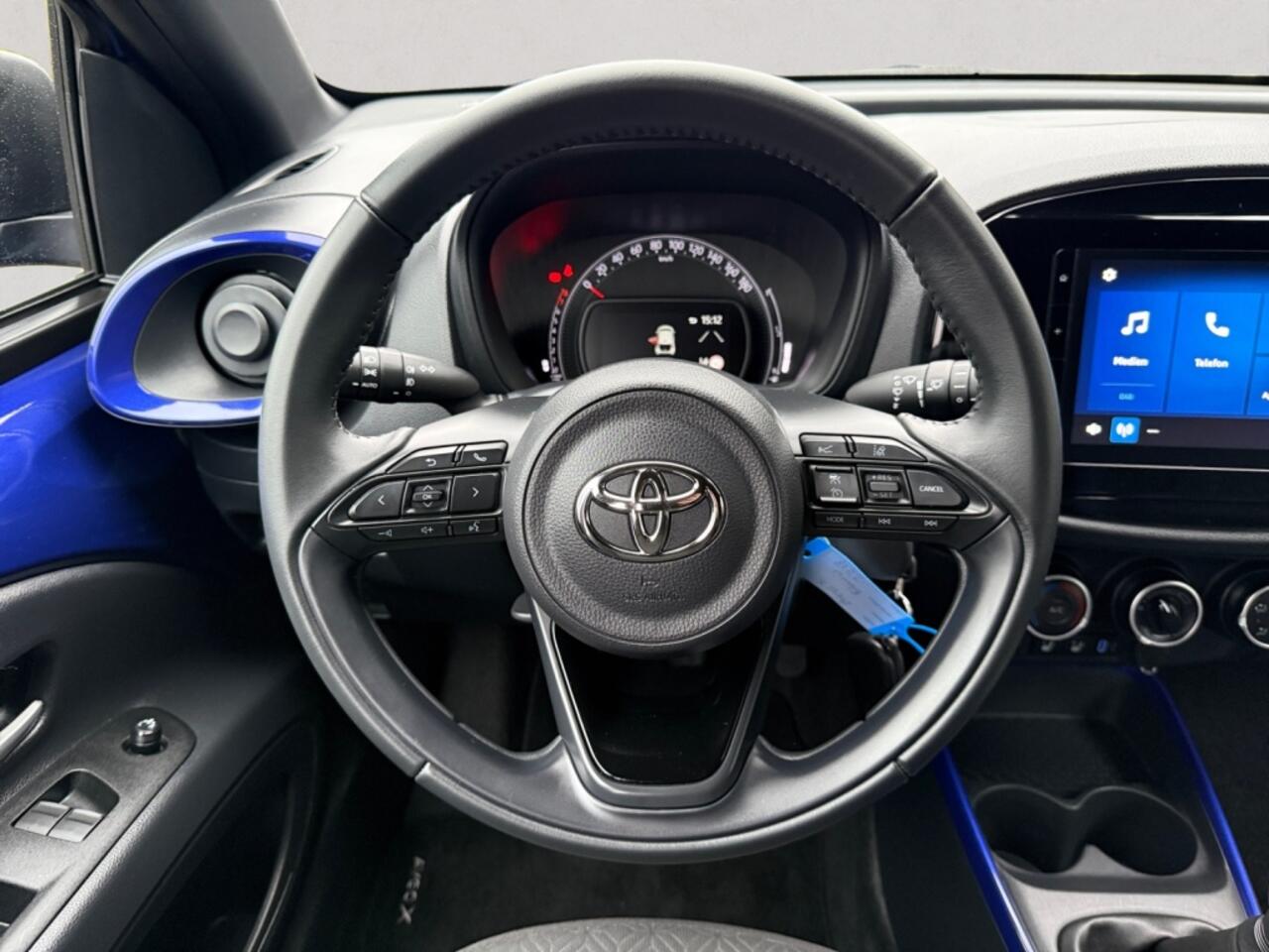 Toyota AYGO X 1.0 VVT-i MT Pulse | Bi-tone | all seasons