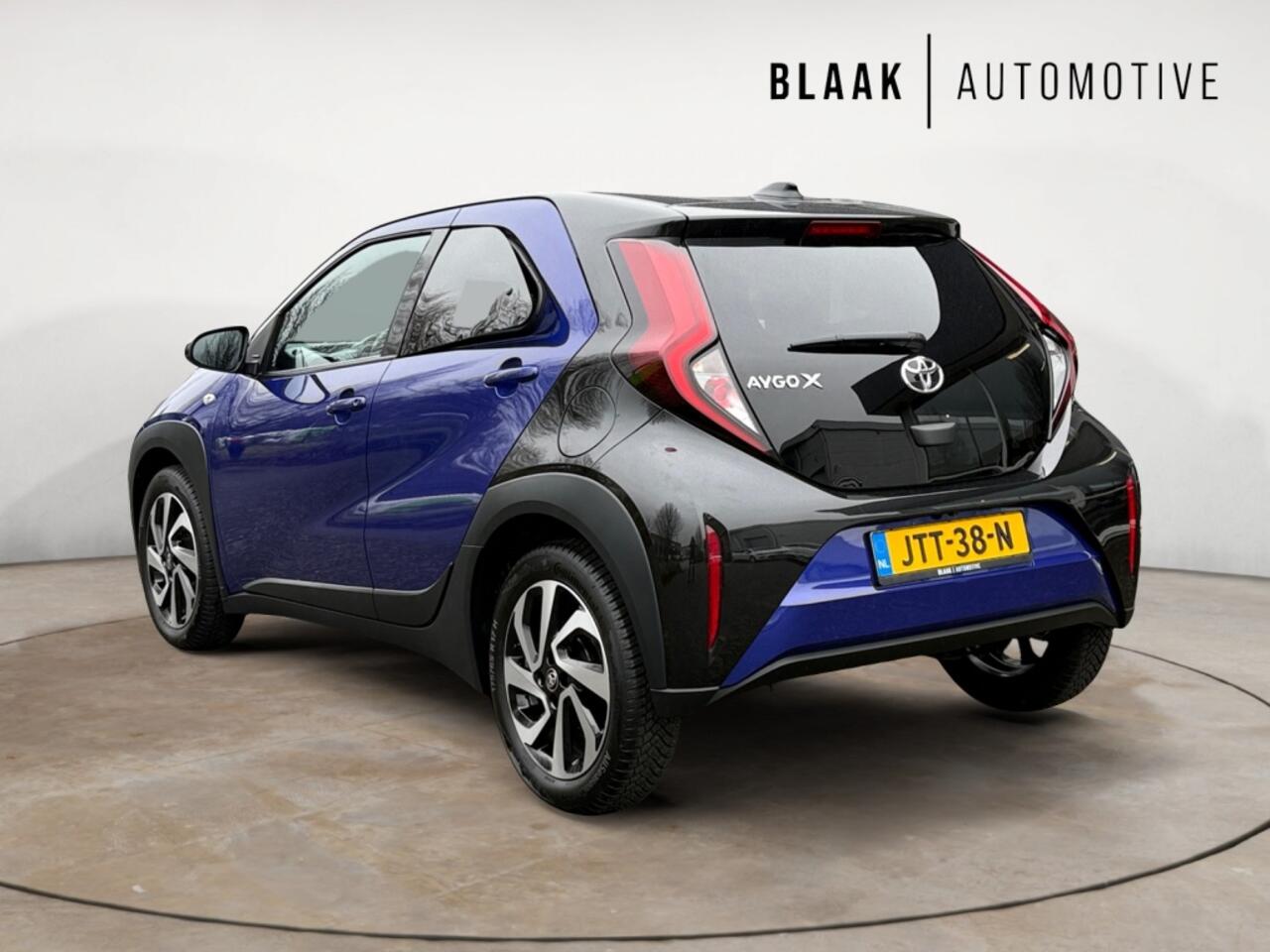 Toyota AYGO X 1.0 VVT-i MT Pulse | Bi-tone | all seasons