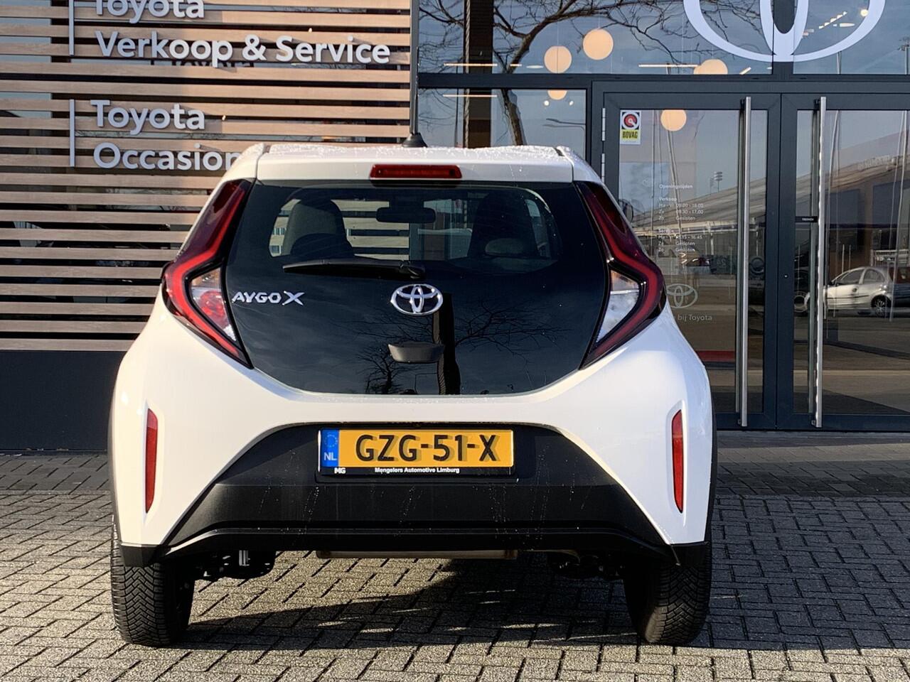 Toyota AYGO X 1.0 VVT-i MT Play