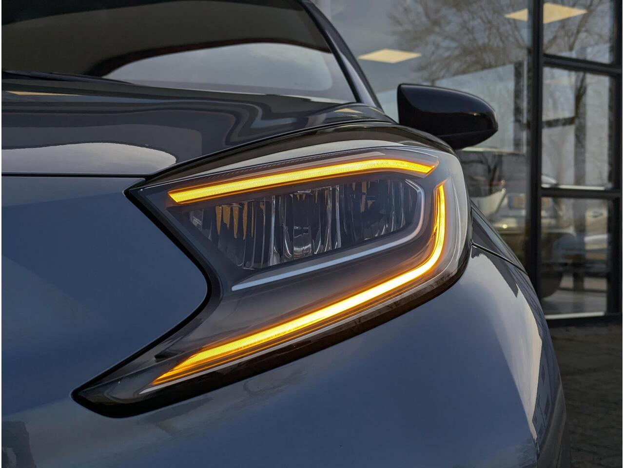 Toyota AYGO X 1.0 VVT-i MT first | Stoelverwarming | Climate Control | Camera | Led | ACC | Licht- regensensor