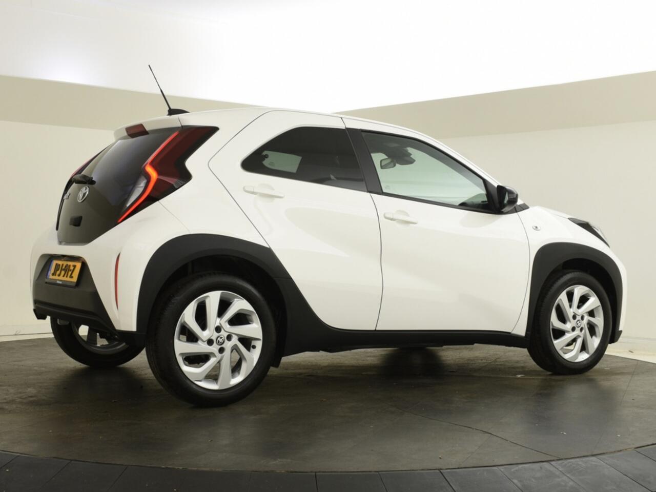 Toyota AYGO X 1.0 VVT-i MT first | Carplay | Stoelverwarming | LMV