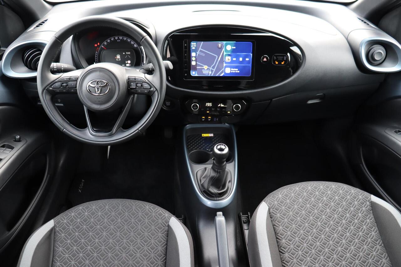 Toyota AYGO X 1.0 VVT-i Envy, Parkeersensoren Keyless entry, Adaptieve cruise control, Stoelverwarming, Climate control.