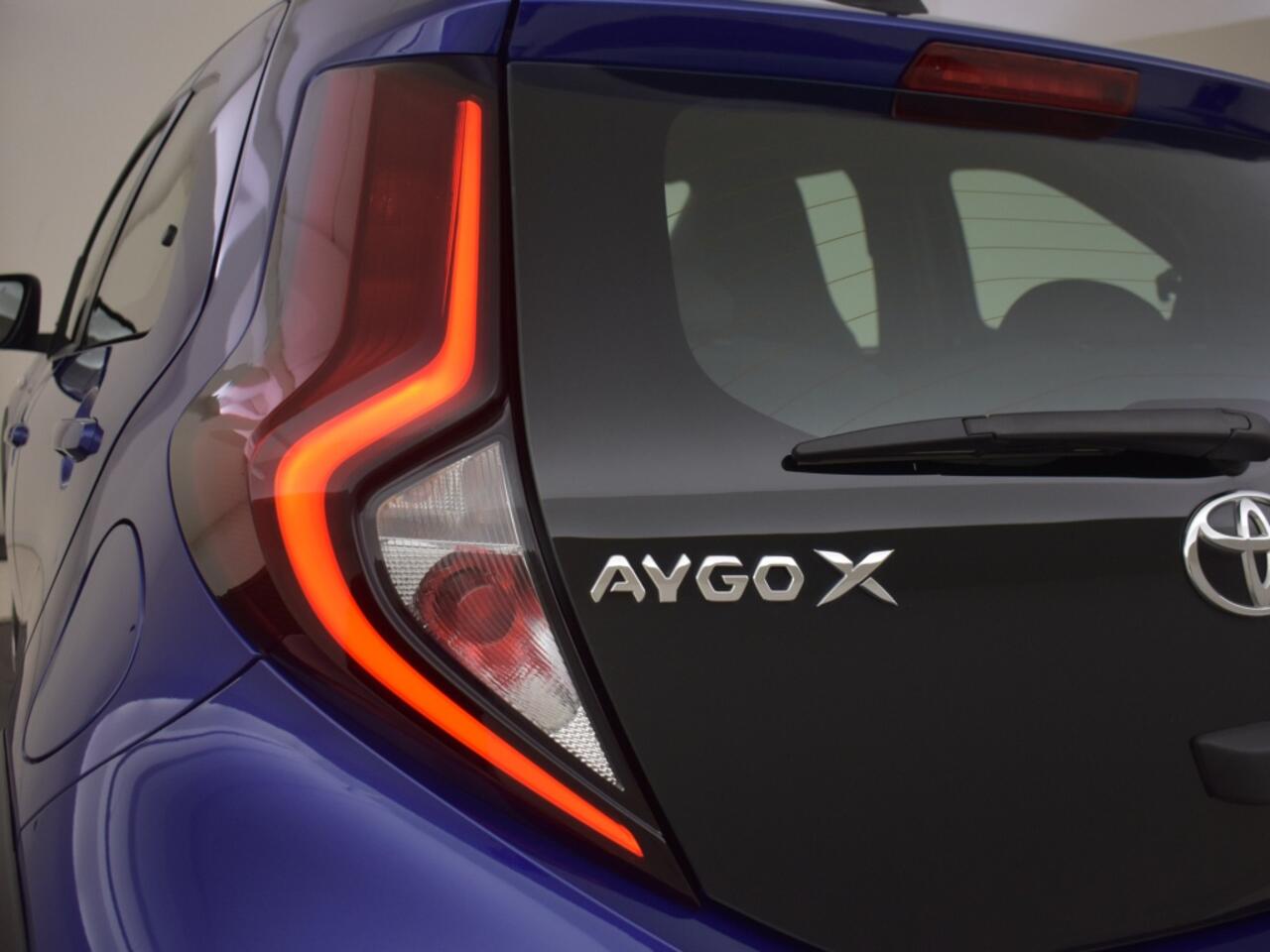 Toyota AYGO X 1.0 VVT-i S-CVT Play