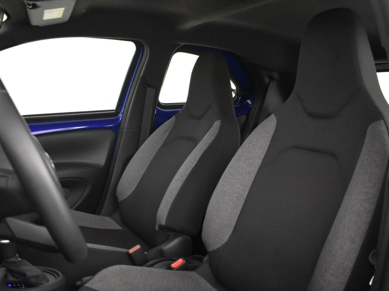 Toyota AYGO X 1.0 VVT-i S-CVT Play