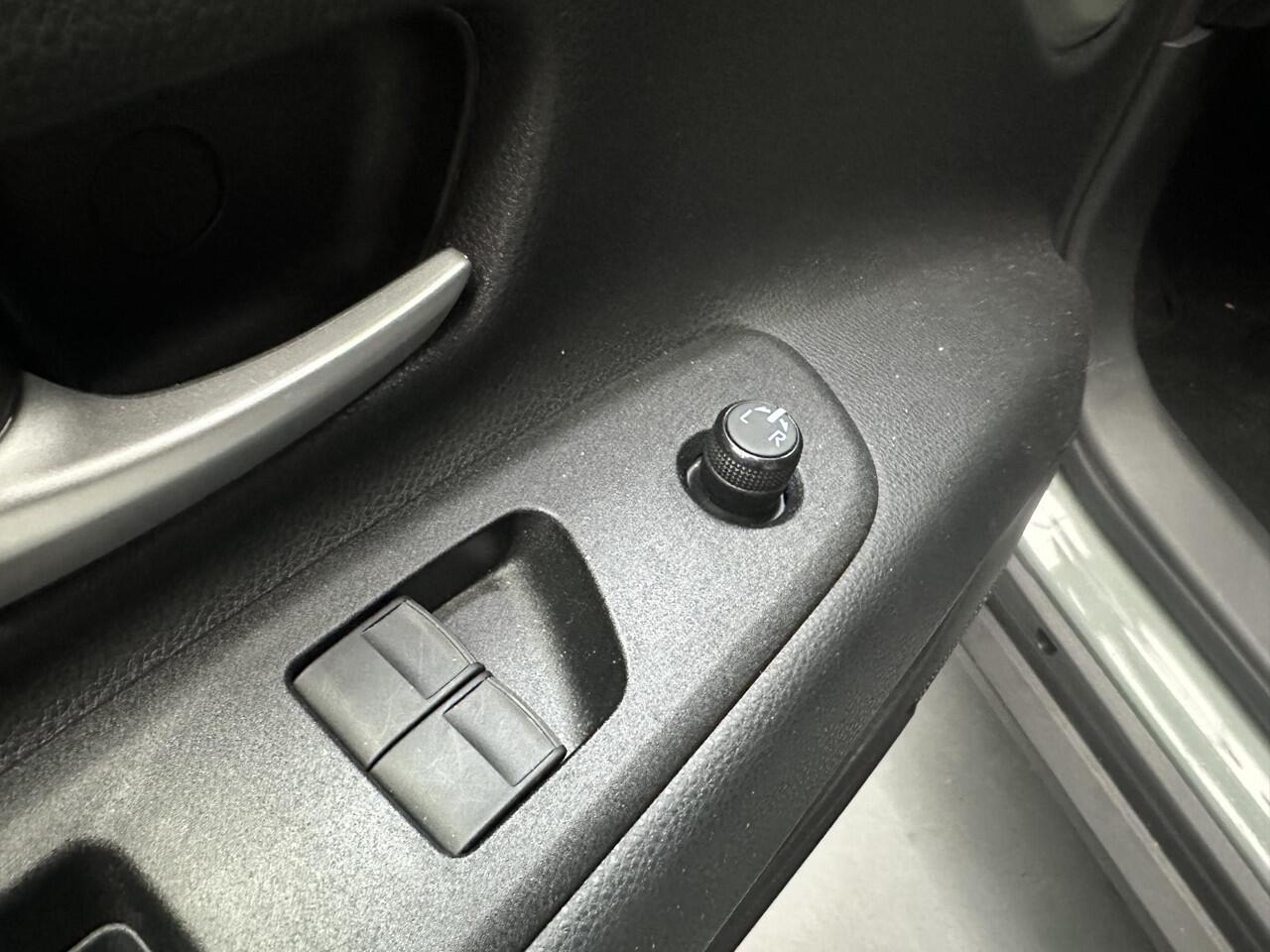 Toyota AYGO X 1.0 VVT-i MT Envy + Cabriodak, 1e eigenaar, NL Auto, slechts 9498KM