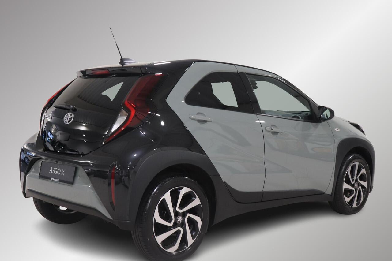 Toyota AYGO X 1.0 VVT-i Envy, Parkeersensoren, Apple Carplay / Android Auto, Smart Entry, Stoel verwarming, Camera!