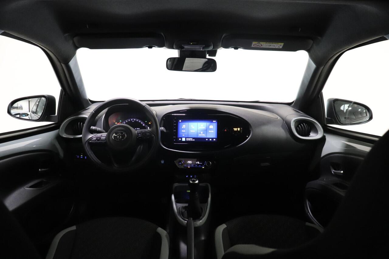 Toyota AYGO X 1.0 VVT-i Envy, Parkeersensoren, Apple Carplay / Android Auto, Smart Entry, Stoel verwarming, Camera!