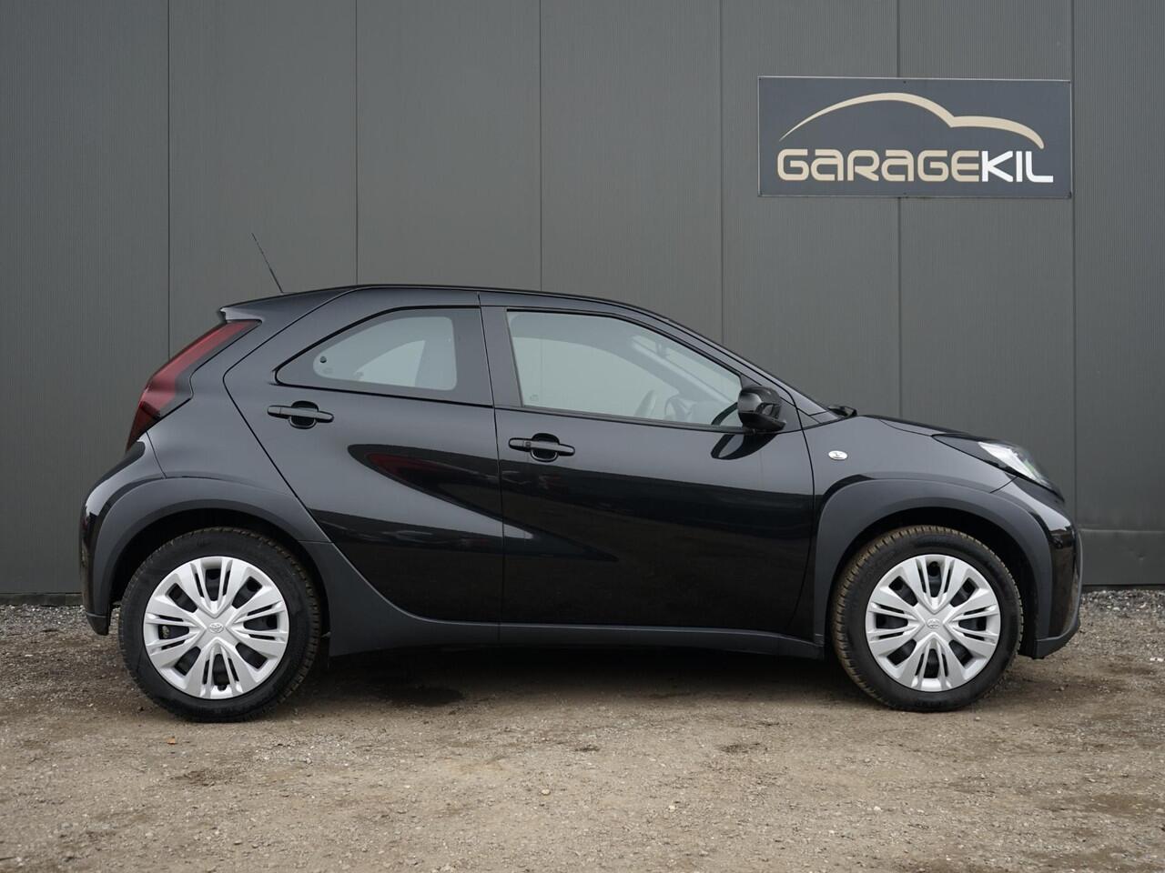 Toyota AYGO X 1.0 VVT-i MT Business 1ste eig. / Dealeronderh. / Smartphone Integratie / Adaptive Cruisecontrol / DAB radio / Achteruitrijcamera