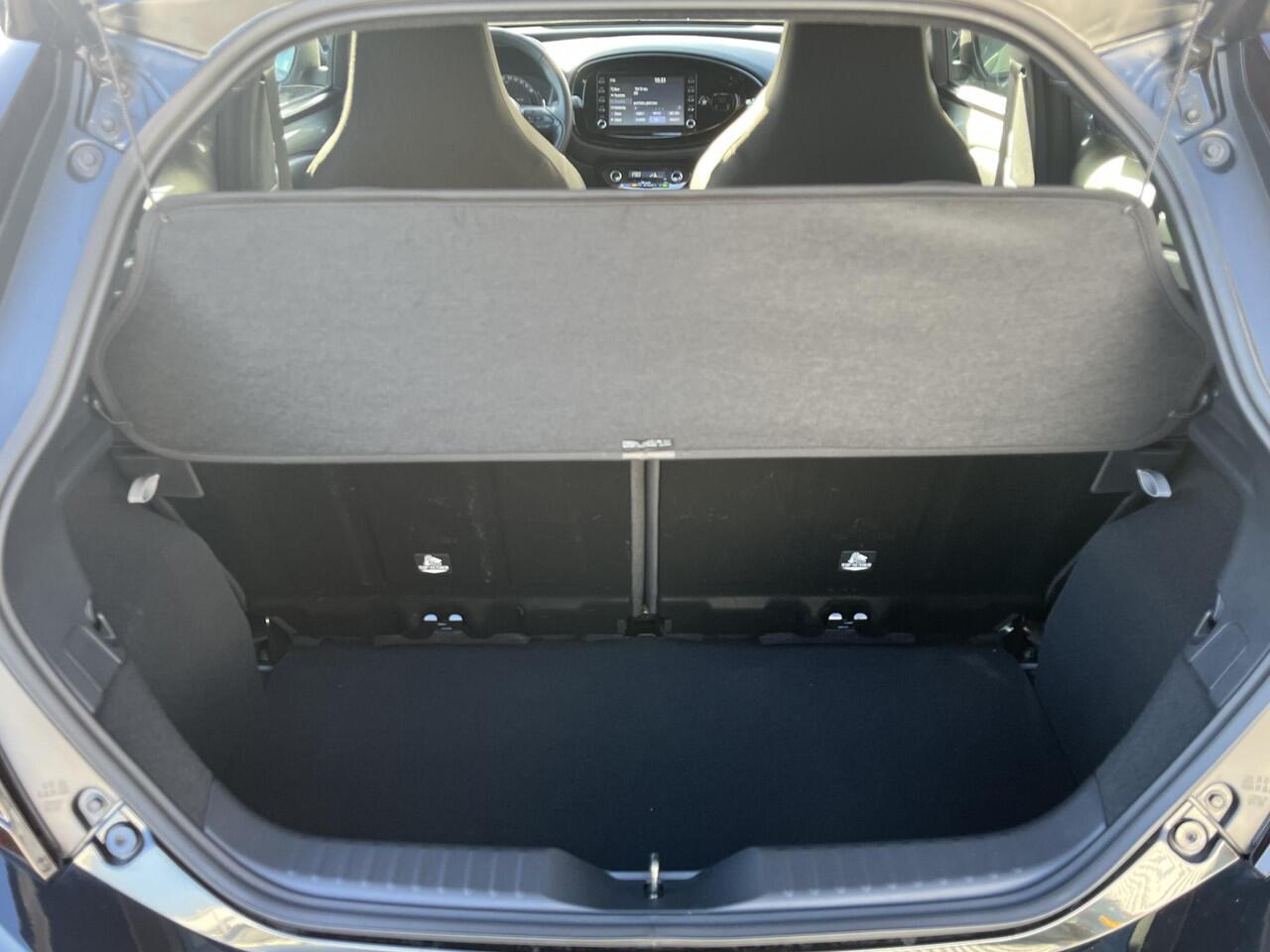 Toyota AYGO X 1.0 VVT-i MT Pulse NL-auto! LMV, LED, Achteruitrijcamera, Privacy glass, Apple Carplay en/of Android auto navigatie