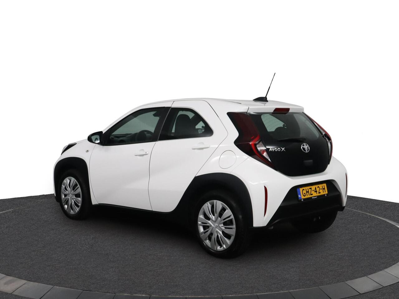 Toyota AYGO X 1.0 VVT-i MT Play | Apple carplay & Android auto | Parkeer camera | Cruise control |