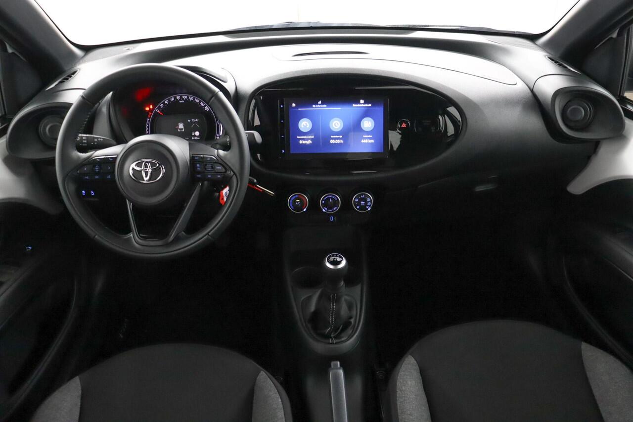 Toyota AYGO X 1.0 VVT-i MT Play | Apple carplay & Android auto | Parkeer camera | Cruise control |