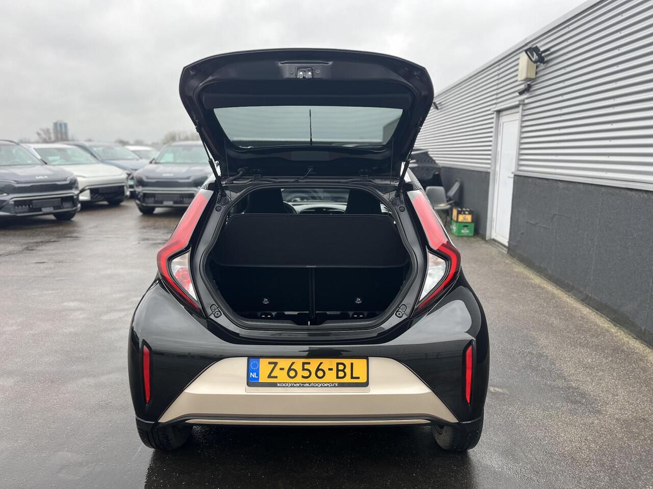 Toyota AYGO X 1.0 VVT-i S-CVT Automaat Pulse Nieuw geleverd, 1e eign. AppleCarPlay/AmdroidAuto, 18" LMV, Privacy glass, Climate control,Adaptieve Cruise control