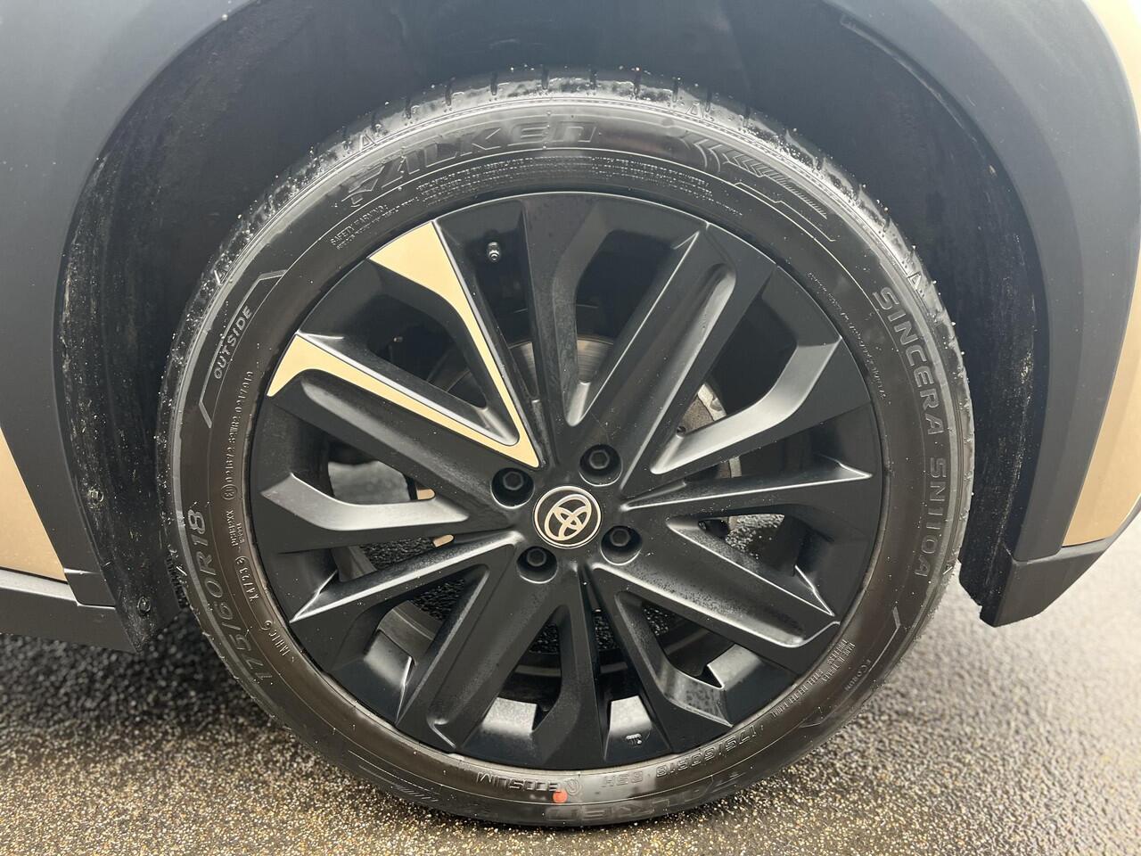 Toyota AYGO X 1.0 VVT-i S-CVT Automaat Pulse Nieuw geleverd, 1e eign. AppleCarPlay/AmdroidAuto, 18" LMV, Privacy glass, Climate control,Adaptieve Cruise control