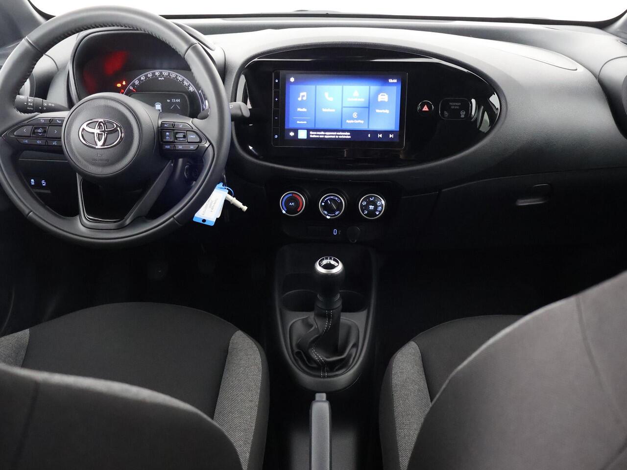 Toyota AYGO X VVT-i MT PLAY BLACK & WHITE 1e EIG GARANTIE 6-2034 CARPLAY NAVI.ADAPTIVE CRUISE.CAMERA