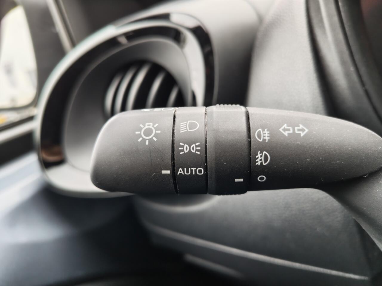 Toyota AYGO X 1.0 VVT-i S-CVT Premium | Parkeersensoren v/a | JBL |