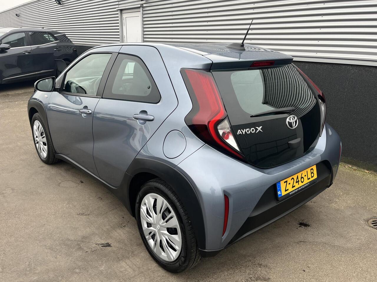 Toyota AYGO X 1.0 VVT-i MT Play Navigatie Apple CarPlay/Android Auto, achteruitrij camera, adaptieve cruise control, NL-auto!