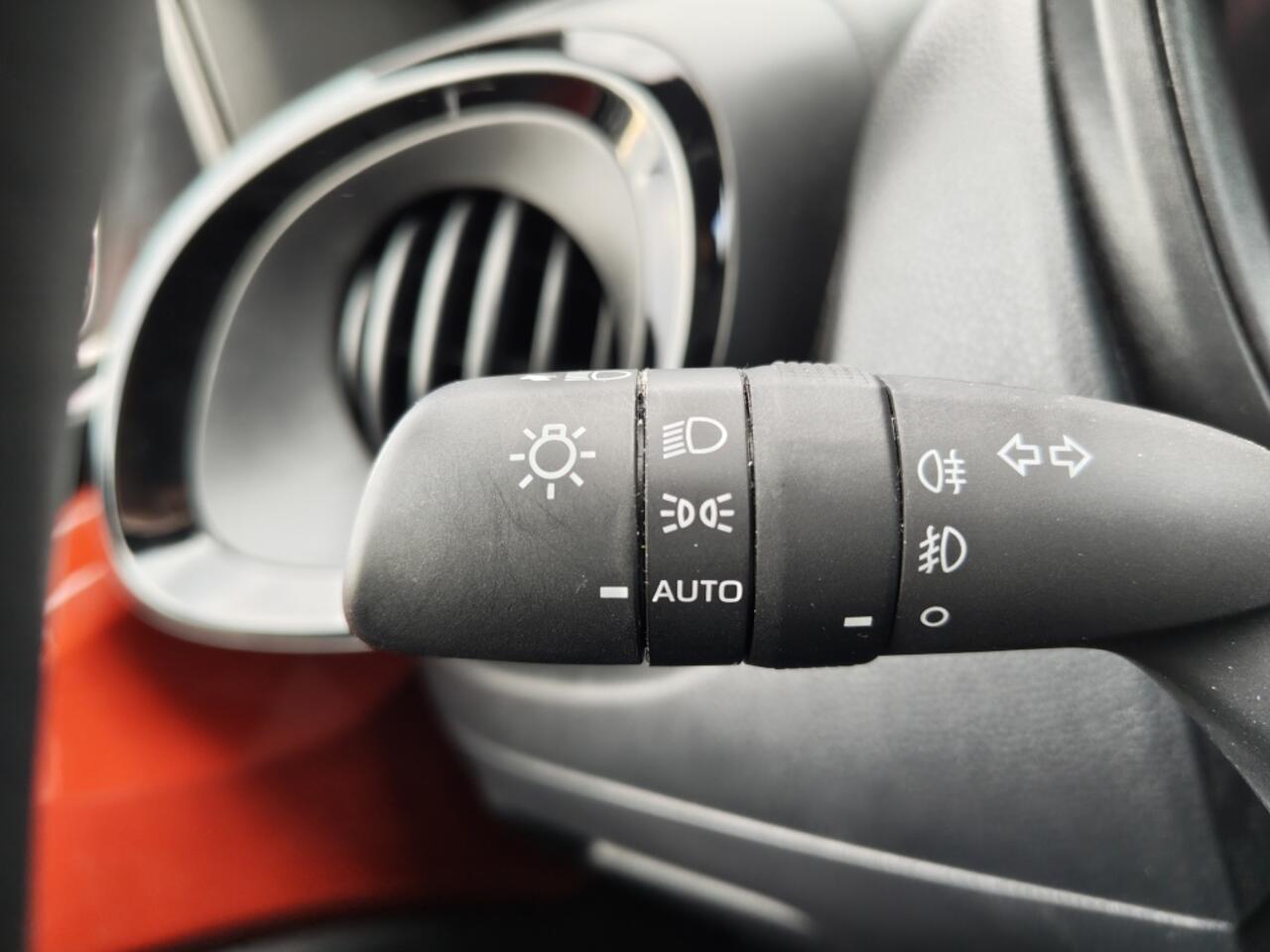 Toyota AYGO X 1.0 VVT-i S-CVT Premium | Sensoren v/a | JBL | Navi | Adaptive C