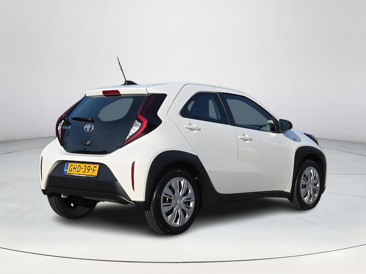 Toyota AYGO X 1.0 VVT-i MT Play | Apple CarPlay | Parkeercamera | Rijklaar incl. garantie |