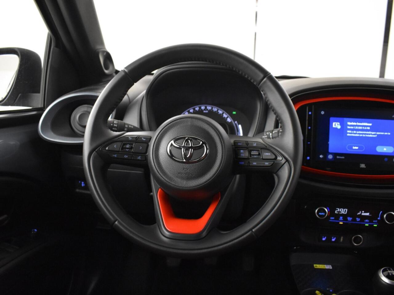 Toyota AYGO X 1.0 VVT-i MT Undercover | Full option | JBL | PDC V+A |